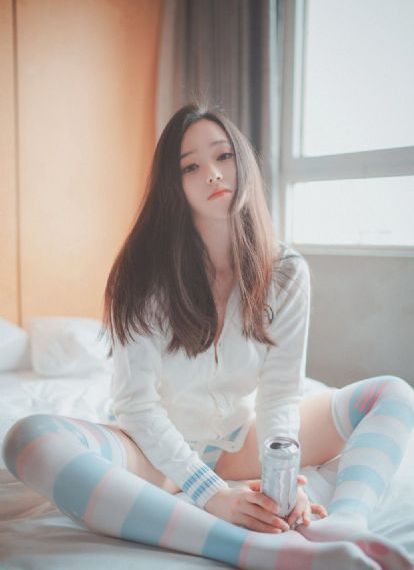 她在丈夫面前_4K视频大全