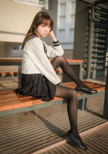 《裴总每天都想父凭子贵》_1080P免费在线播放
